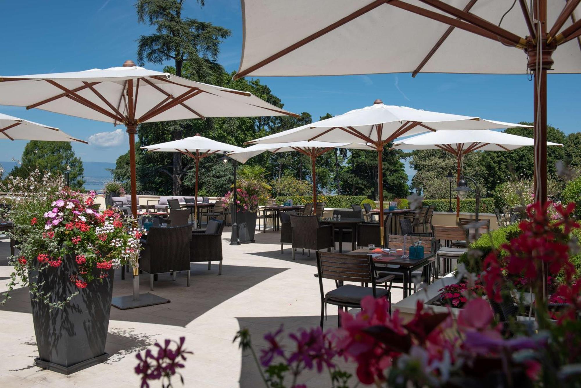 Hilton Evian Les Bains Hotel Exterior foto